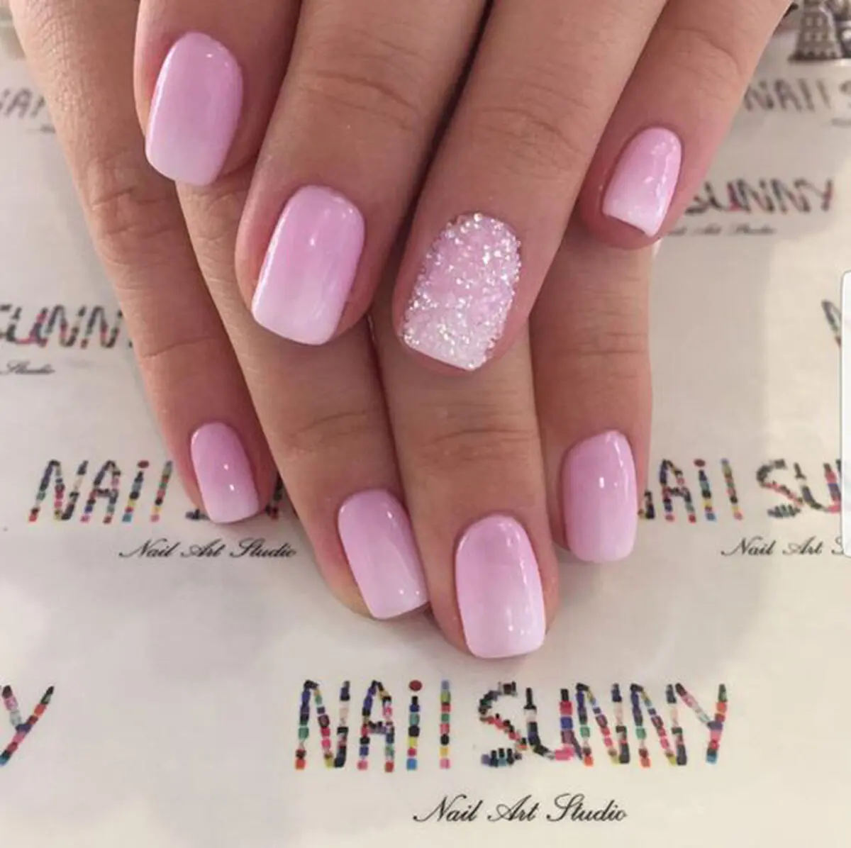 shiny-nail-model-for-girls-32