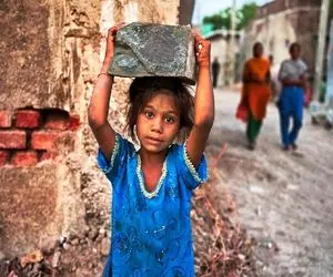 آواز دردآور؛ کودک کار کف خیابون از مرگش خوند و چاقو به دل همه زد