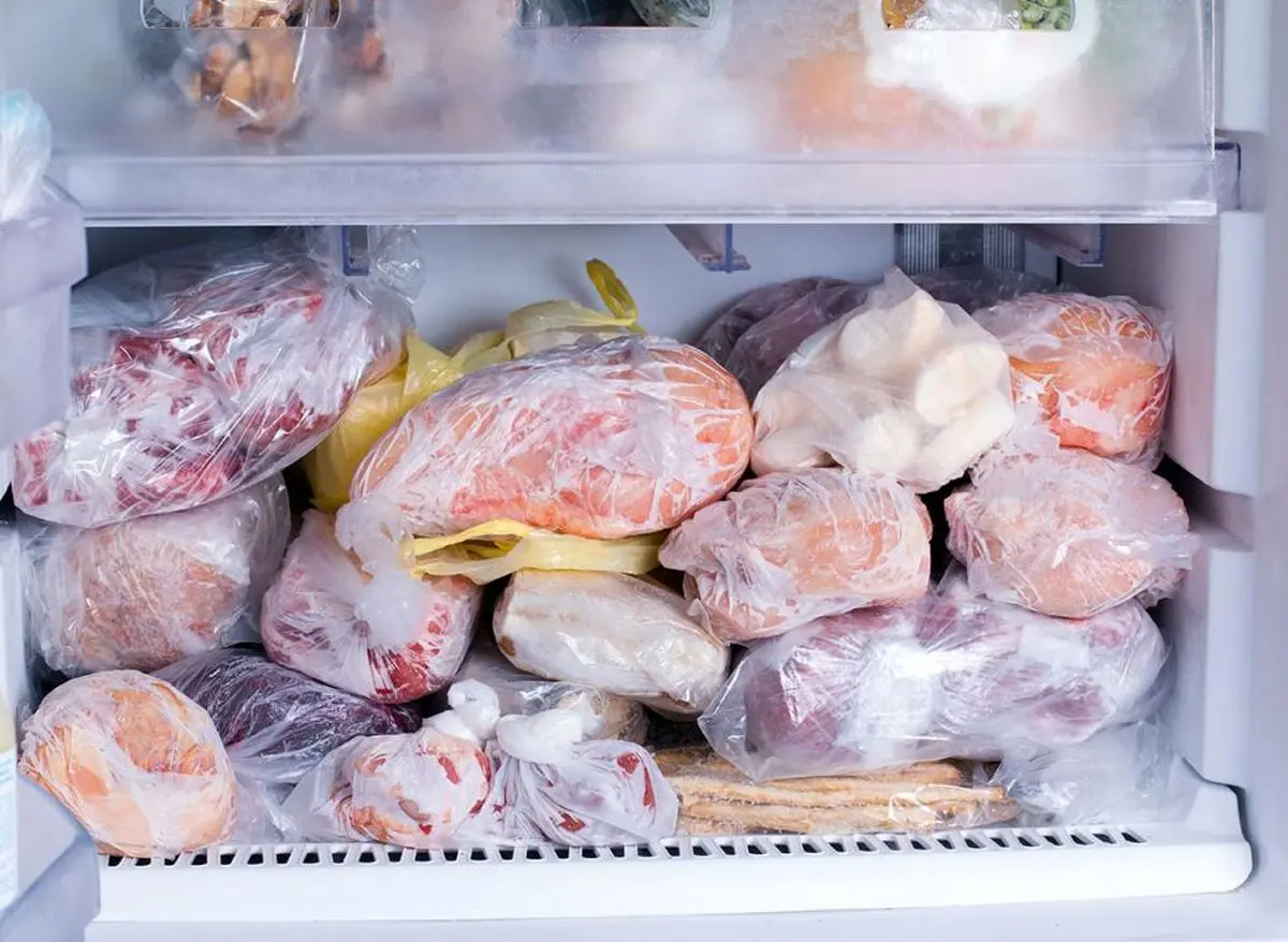 crowded-frozen-food-in-freezer