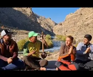 آواز محلی/آهنگ لری توبه توبه همراه نوای کمانچه در دل کوه های لرستان 