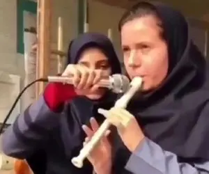 مطربی خیابانی؛ دختر خانم با روپوش مدرسه چه دلربا نازنین مریم نواخت همه