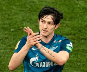 (تصویر) سردار آزمون و سگ غول پیکرش در هواپیما اختصاصی!