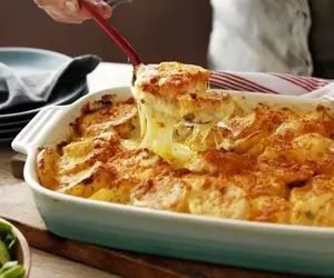 طرز تهیه سیب زمینی پنیری؛ یه خوشمزه لعنتی که تو سه سوت حاضر میشه و ولوله به پا میکنه