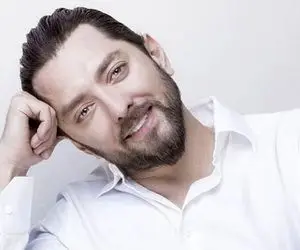 عکس جدید بهرام رادان و ماشین لاکچری اش 