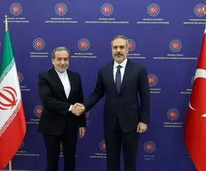 رایزنی عراقچی و همتای ترکیه‌ای در دوحه