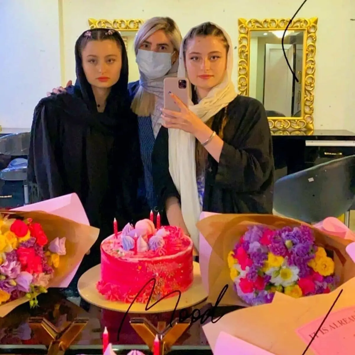 سارا و نیکا