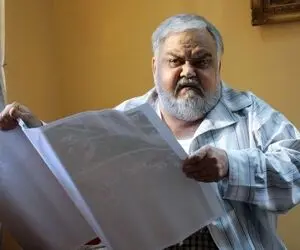 آواز بهجتی؛ اکبر عبدی با اون حال و لوله اکسیژن با آهنگ آذری چه رقصی میره