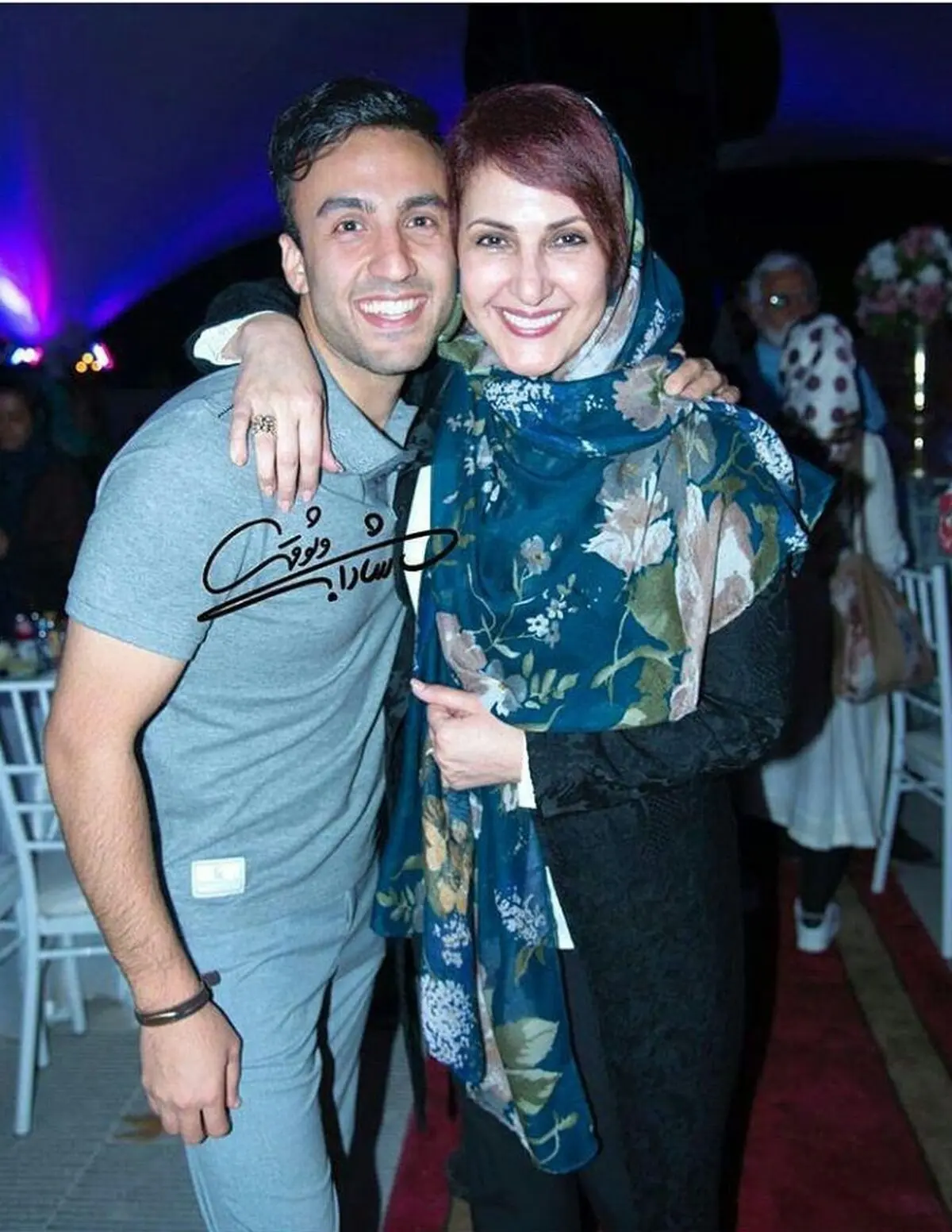 فاطمه گودرزی به همراه پسرش