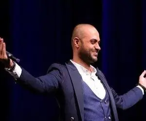 آواز احساسی/حامی با بغض اجرا کرد ولی دیگه آخرش به گریه افتاد/سالن کنسرت ترکید