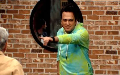 سکانس خندان/ رقص عربی حامد آهنگی ببینید چه قشنگ میرقصه