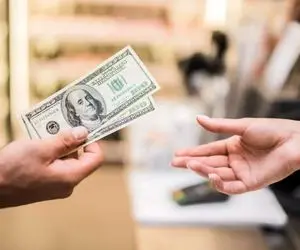 قیمت دلار در آستانه آغاز یک روند نزولی قرار دارد؟