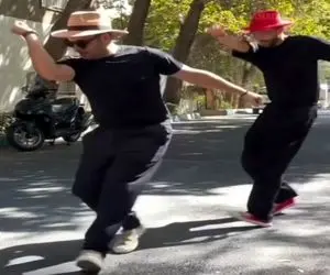 آواز شاد؛ رفیق یعنی اینا انگار یه روحن تو ۲تا بدن مغزاشون متصله پیچ و تاب میدن هماهنگ