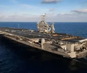 فرار ناو آبراهام لینکلن با شلیک موشک نیروی دریایی ارتش