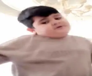 آواز محلی؛ بچه تنها تو خونه محسن لرستانی پلی کرده یه اداهایی میاد خوراک لات کوچه خلوت