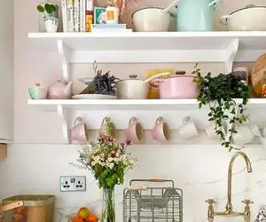 چیدانه خیلی قشنگ؛ آشپزخونه کوچیک رو چطور دیزاین کنیم؟ خنزر پنزرارو دور بریز اینا خوبن