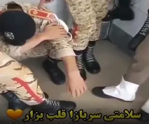 آواز احساسی؛ تو جمع سربازا یکیشون نرو بمون خوند رفیقش بغضش شکست دلت آتیش میگیره براش