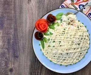 7 راز خوشمزه تر شدن سالاد الویه؛ چرا بعضی وقتا سالاد الویه بوی بدی می گیره؟