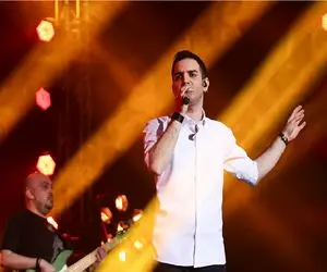 آواز احساسی/نشکن دلمو اشک خوده محسن یگانه هم درآورد/به سختی داره ادامه میده