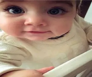 آواز شادیسم؛ بچه پفک نمکی گوشی مامانش کرده حلقش کان کان کانگورو میخونه ضعف میری براش