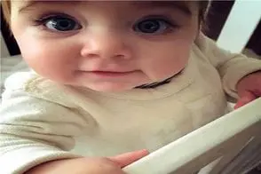 آواز شادیسم؛ بچه پفک نمکی گوشی مامانش کرده حلقش کان کان کانگورو میخونه ضعف میری براش