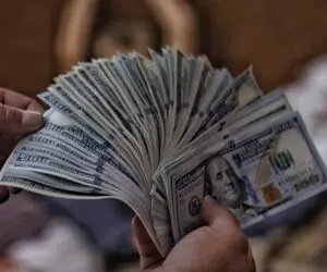 پیش بینی قیمت دلار پنجشنبه 15 مرداد 1405 / اخبار سیاسی مثبت چه بر سر دلار می آورند؟