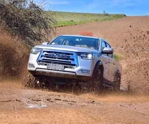 تولید اولین نمونه‌های پیکاپ KMC T8 