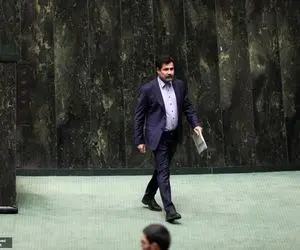 کوچک زاده: غلط کردید که گفتید بخاطر اختلاف شیعه و سنی با استعفای حسین زاده مخالفیم