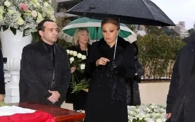 سفر به ایام قدیم؛ چهره بهت زده فرح دیبا در مراسم لیلا پهلوی