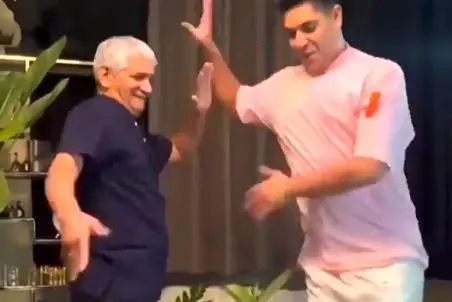 آواز شادانه؛ رقص پدر پسری که انرژیشون خیلی بالاست ماشالا حاج آقا با این سن و سال