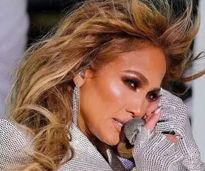 (عکس) پرده برداری جنیفر لوپز از چهره بدون آرایش خود