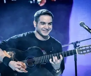 آواز احساسی؛ محسن یگانه کنسرت لس آنجلس همخوانی تماشاچیا رو دید زد زیر گریه چه صداهایی