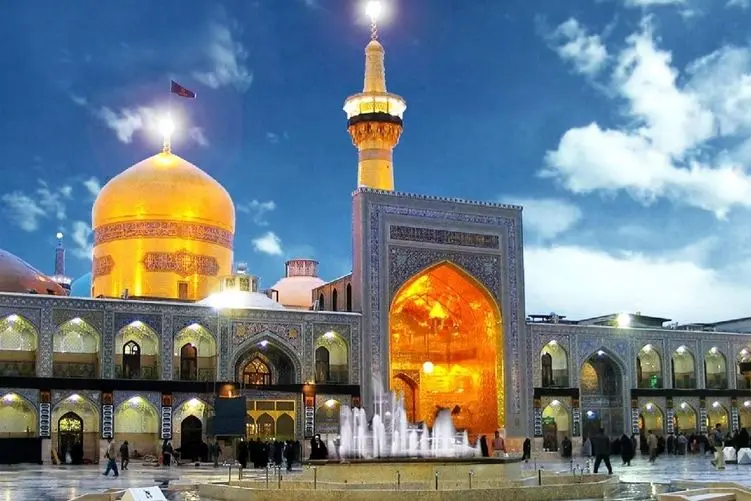 آواز احساسی؛ پسر جوون با آه و قلبی پَرپَر تو حرم امام رضا(ع) همه رو مات و مبهوت کرد