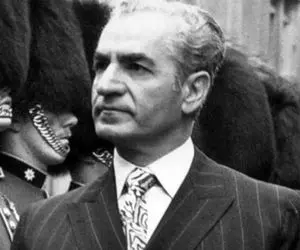 سفر در زمان سال 1327؛ پایین آمدن عجیب محمدرضا پهلوی از کابین جنگنده انگلیسی