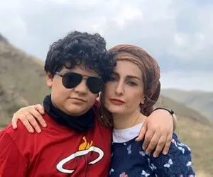 (عکس) شقایق دهقان در آغوش پسرش