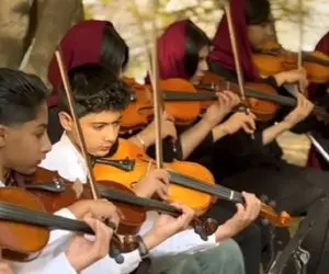 آواز اصیل؛ نوازندگی دختر پسرای دهه نودی که آهنگ هایده میزنن ولی صد هیچ قشنگتر