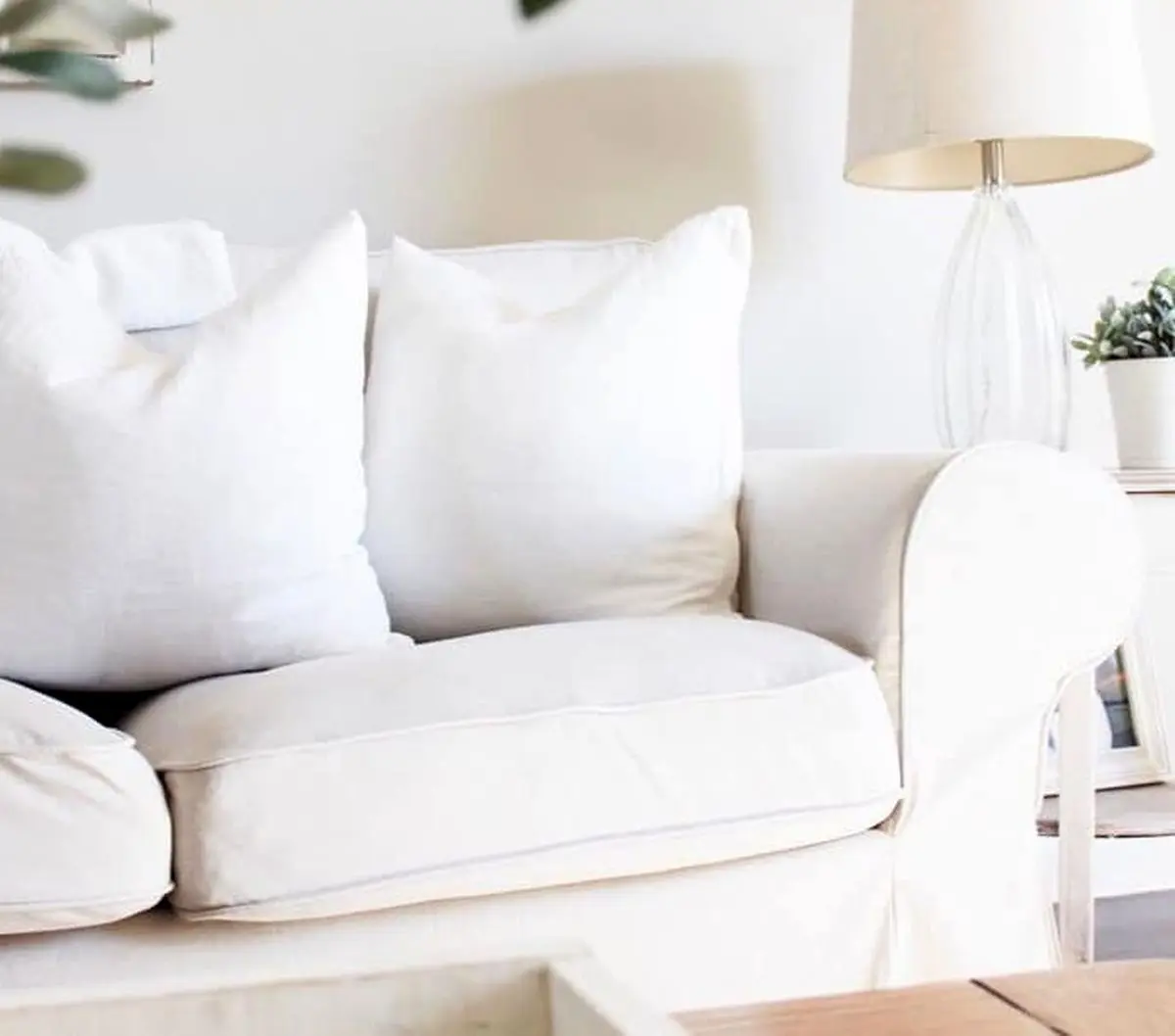 تمیز کردن لکه مبل پارچه ای