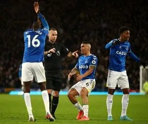 باشگاه لیگ برتری خواستار عذرخواهی بابت اشتباهات داوری اخیر شد!