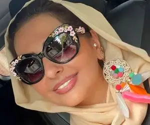 نفیسه روشن گوشواره عجیبش را به رخ می کشد!