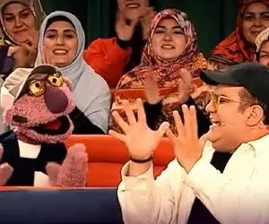 آواز هنرمندانه؛ بالاخره یکی رو دست جناب خان دراومد میرطاهر آهنگ باربی میخونه کف میکنن