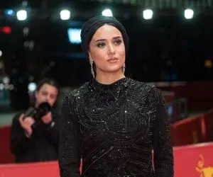 معماری خلاقانه؛ نگاهی به چیدمان منزل پریناز ایزدیار که میز خوش سلیقه ای تدارک دید