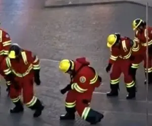 آواز شاد؛ آتشنشان های غیور بعد ماموریت مایکلی میرقصن صحنه رو به آتیش کشیدن ایول