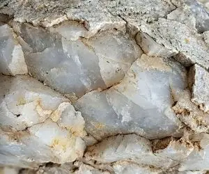 معماری طبیعت؛ کی باورش میشه تو این سنگ شمش طلا عین زیبای خفته خوابیده