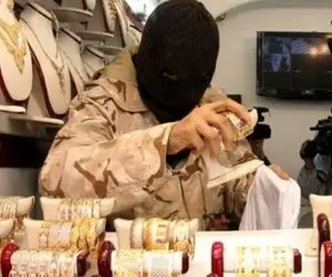 فیلم لحظه شلیک دزدان به طلافروشی در سمنان 