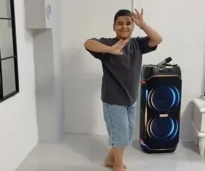 آواز قدغن؛ انگار نه انگار این پسره انقدر دخترونه میرقصه بچه تستوسترونت کو آخه