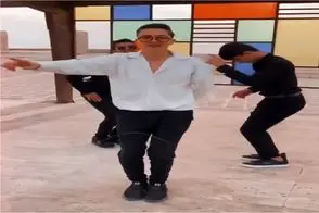 آواز شاد؛ پسرای کاکل بسر با یزله یزله پایکوبی چه رقص هماهنگی رفتن جزو بی مهرگانن