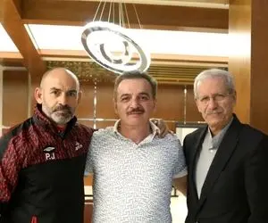 آینده پاکو خمز در گرو یک بله و خیر