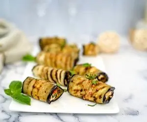 طرز تهیه رول بادمجان با پنیر که خیلی ویژه و خاصه؛ خوشمزگیش قراره هوش از سرت ببره