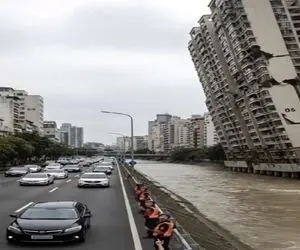 معماری طبیعت؛ ساختمون سقوط کرد رو ماشینا خون و خونریزی شد