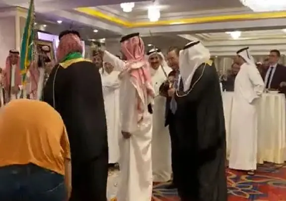 آواز شاد؛ رقص شمشیر عرب ها تو قلب تهران و تو معروف ترین هتل که توجه همرو جلب کرد