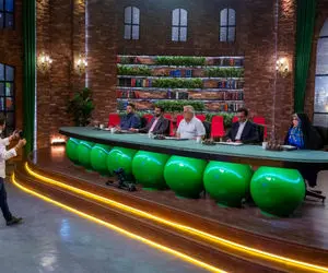 (ویدئو) حادثه تلخ برای کارشناس برنامه میدون حین ضبط برنامه